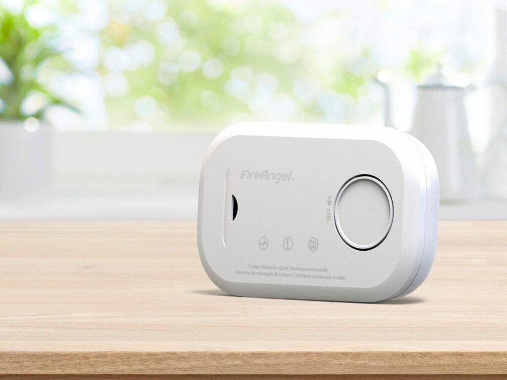 Battery-powered carbon monoxide alarm